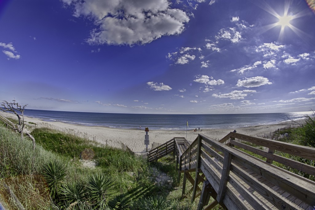 Pine Knoll Shores Beach